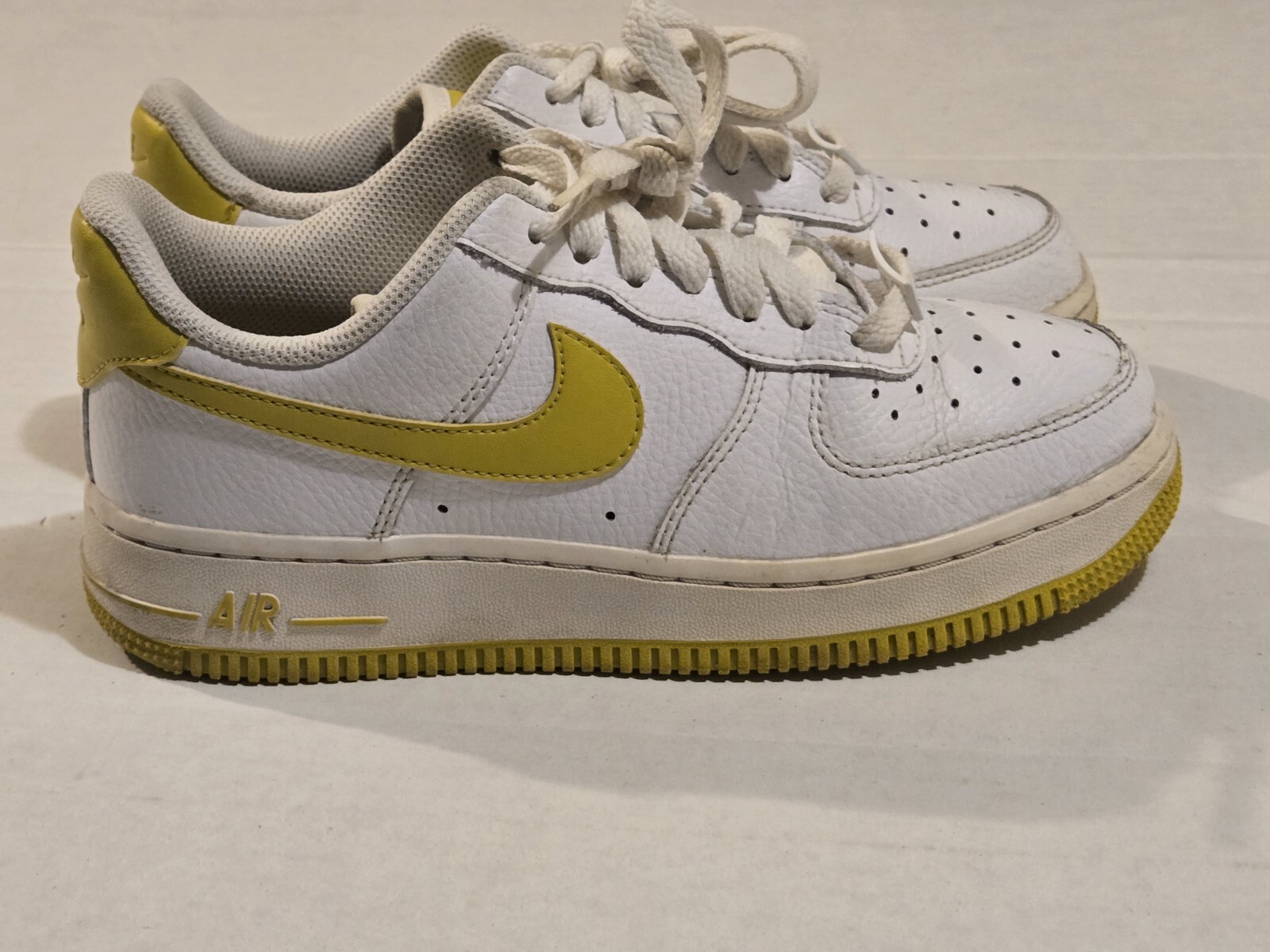 Nike Air Force 1 Low White Bright Citron Trainers Shoes Size 6 AH0287-103 Womens