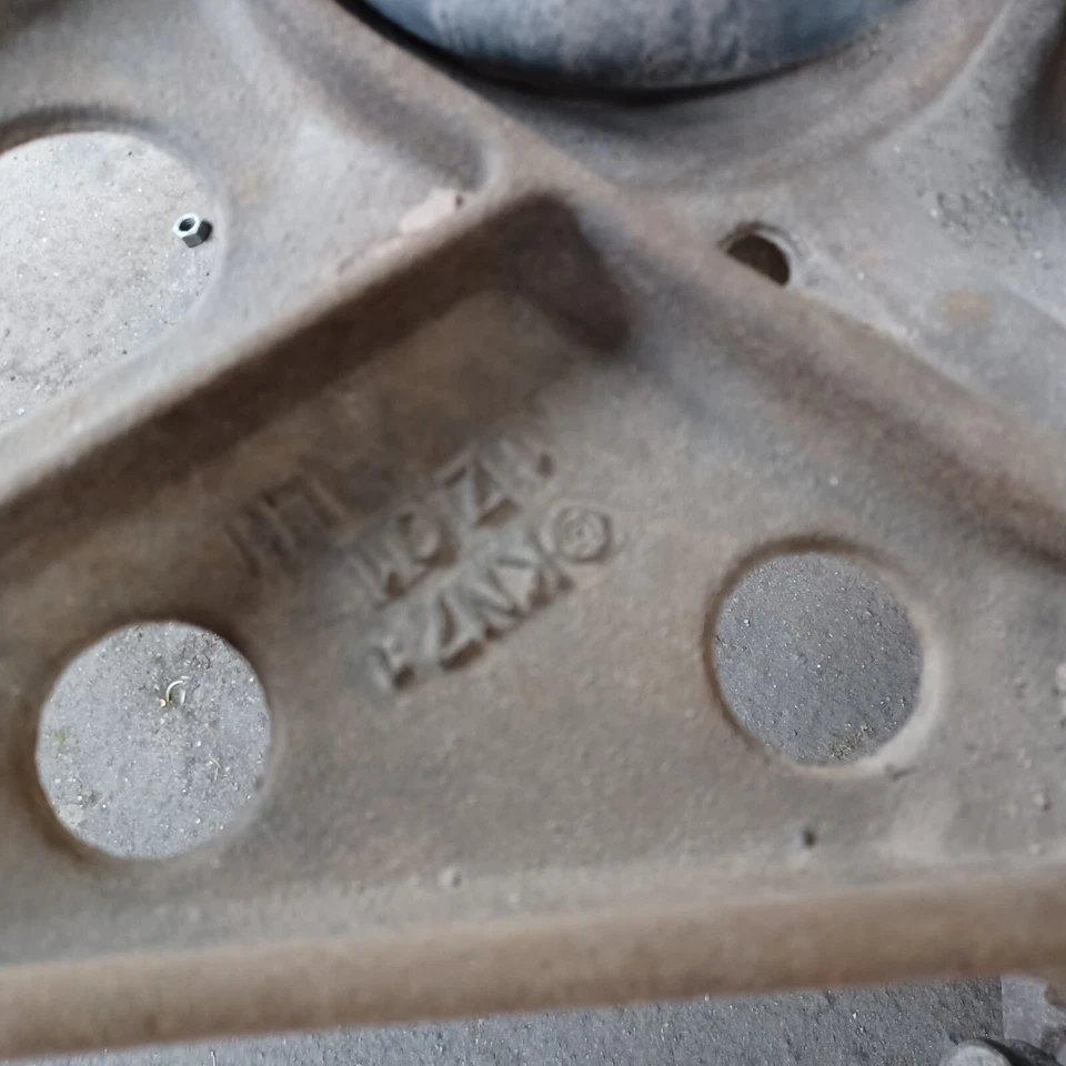 Brazo de control inferior delantero CHEVY GEO TRACKER lado izquierdo del conductor 99 00 01 02 03 04 Foto 2 de 4