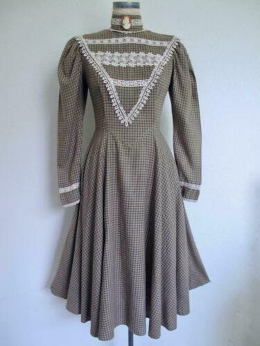 slim fit dress slacks Vintage 1970's "Gunne Sax by Jessica McClintock" Beige & Green Calico   Retroland Originals