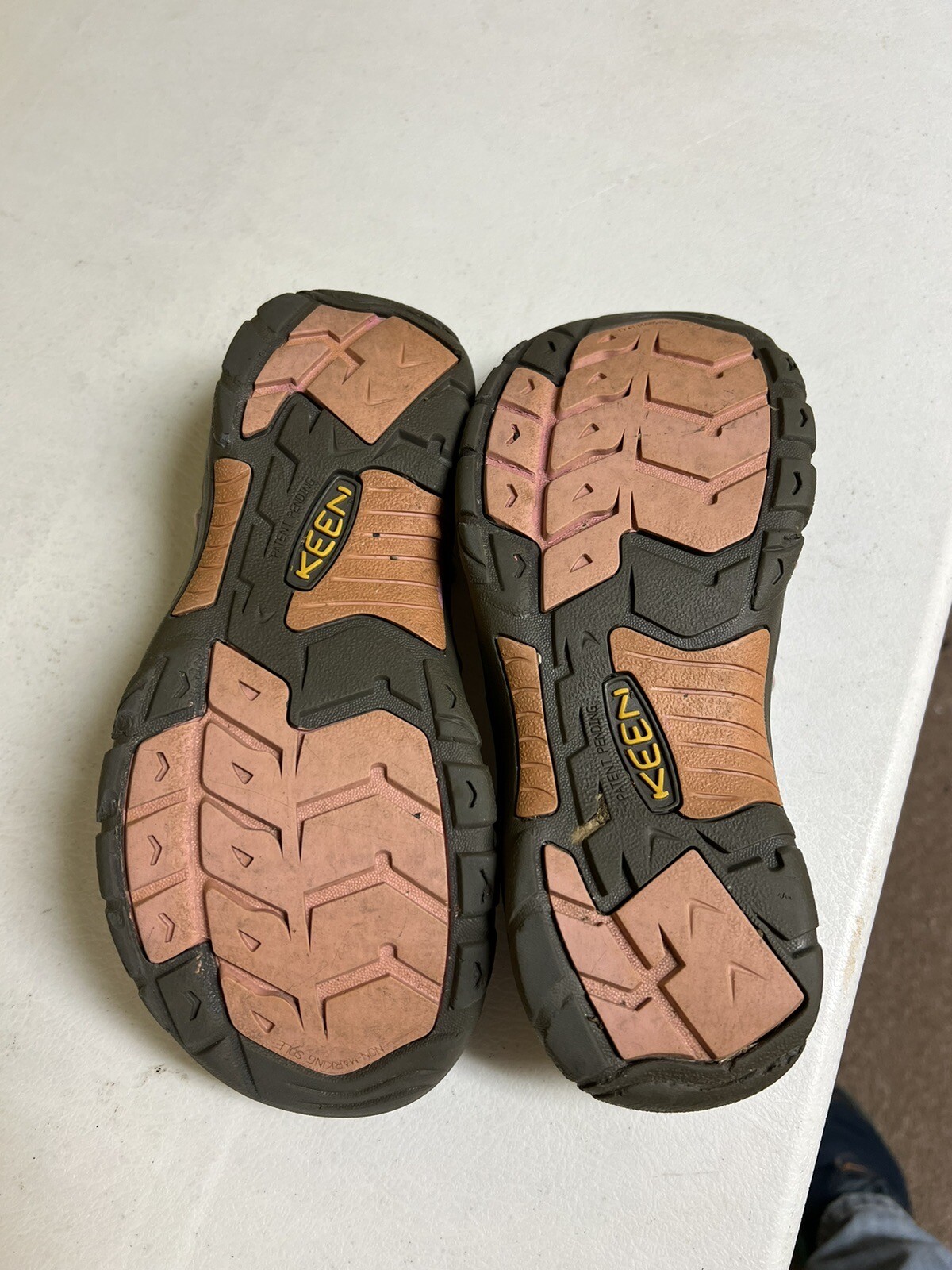 Sandali da donna rosa Newport Keen taglia 6 scarpe da trekking arcobaleno impermeabili