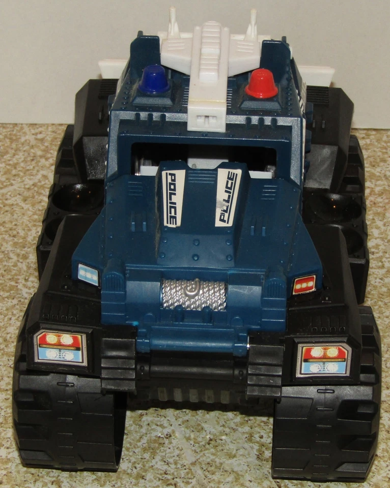 Matchbox Mega Rig Police SWAT & Figures - Image 3 of 4