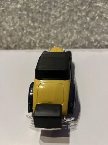 SOLIDO PACKARD SUPER EIGHT 1937 YELLOW & BLACK 1:43 SOLIDO 4037 NO BOX - Picture 5 of 6