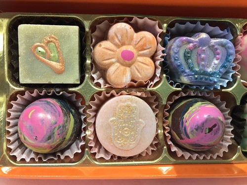 Luxury Artisan Belgian Chocolates Handmade Gift Box Of 16 - Burfe Truffles - Picture 3 of 12