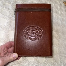 Custodia da viaggio per sigari Romeo Y Giulieta in pelle con logo in rilievo zip foderata in cedro 7,5" H