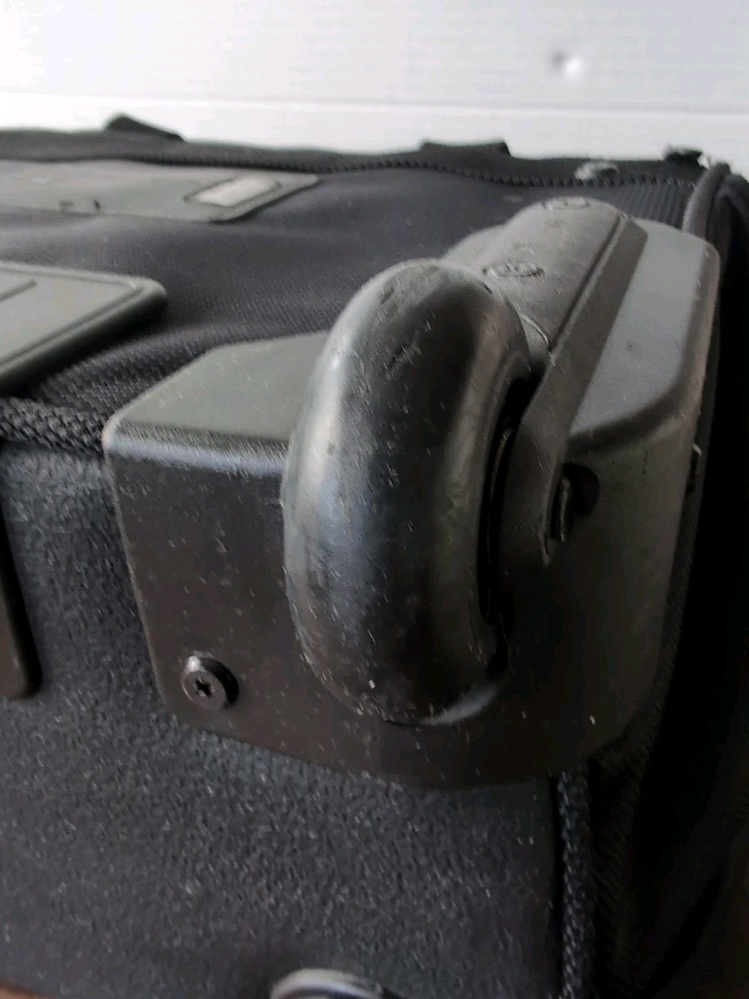 Travel Pro FlightPro 2 Wheeled Duffle Bag Carry-On Luggage Bag 16x8x12” Black