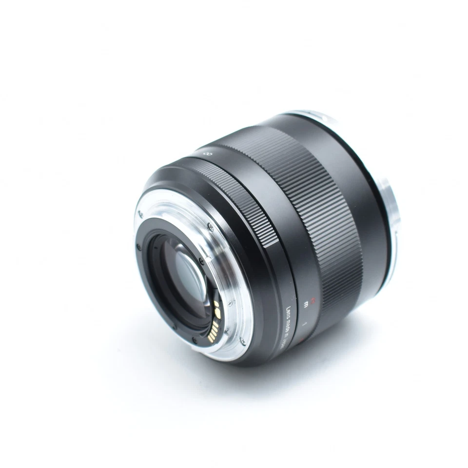 【NearMINT】Carl Zeiss Planar T* 85mm F/1.4 ZE (for Canon EF mount) B#9113 - Image 3 of 4