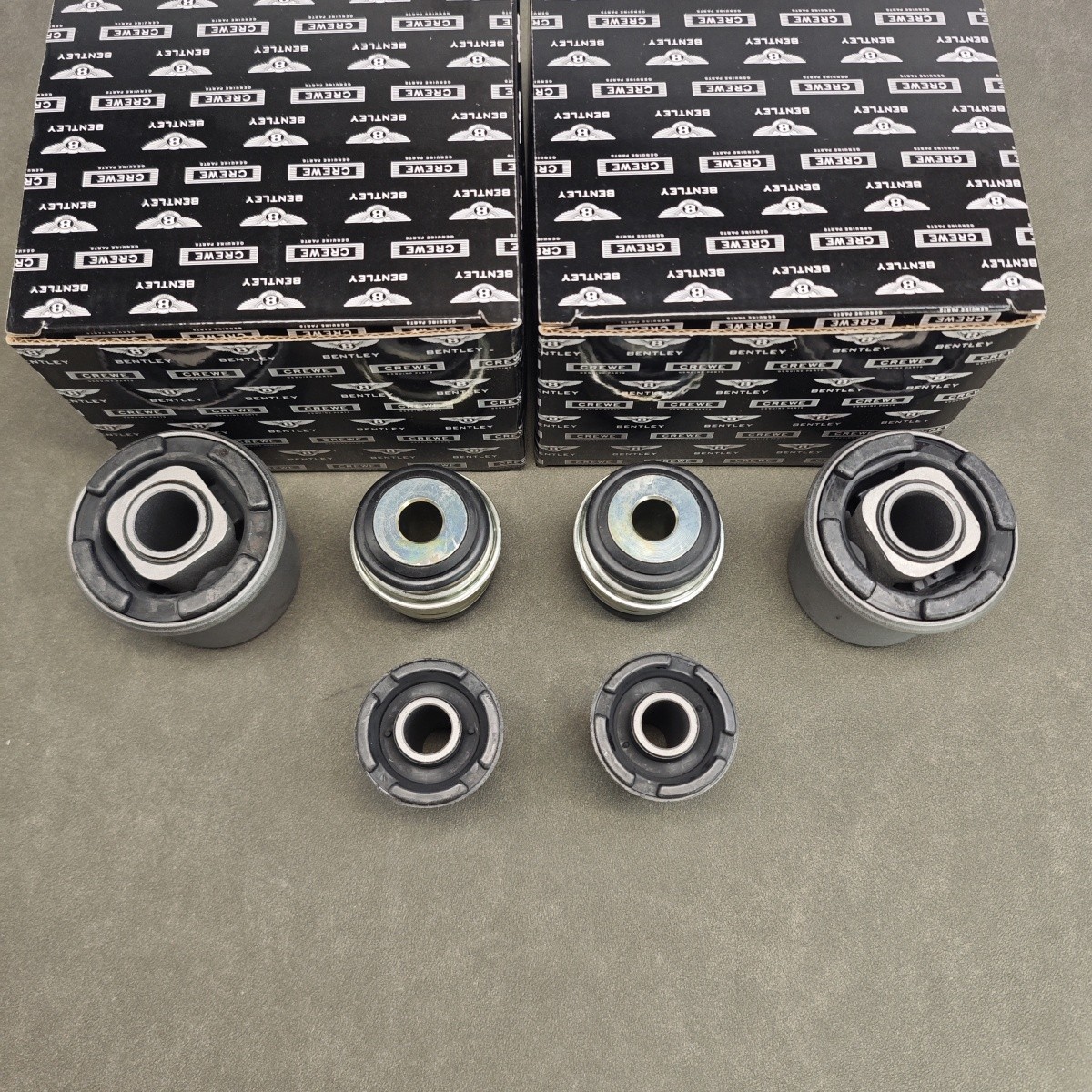 Front Lower Control Arm Bushing for Bentley Arnage PD30984PA PD30985PA PD24464PB