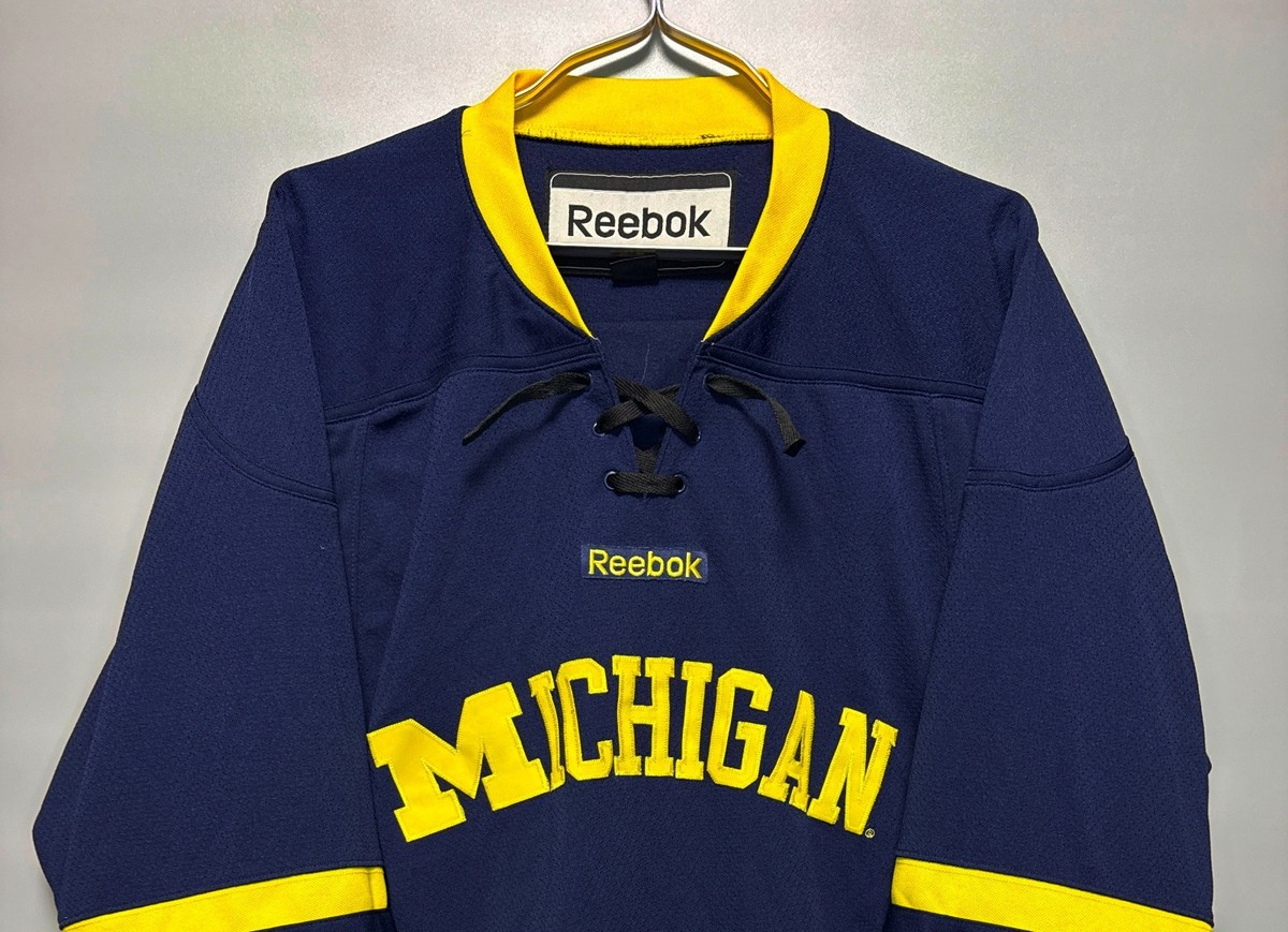 VINTAGE MICHIGAN WOLVERINES REEBOK NCAA USA ICE HOCKEY JERSEY