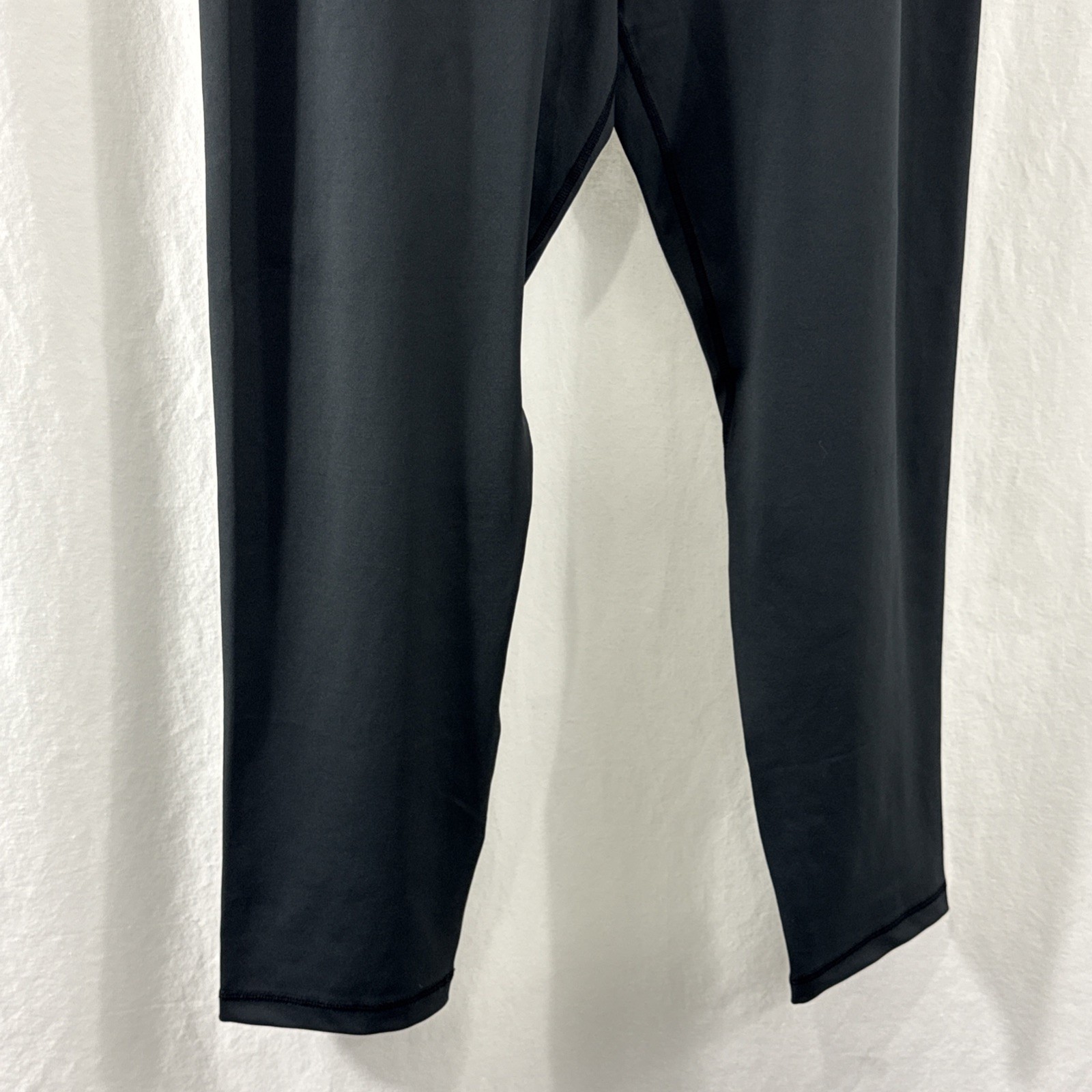 Zyia Active Light Weight Solid Black Crop Workout… - image 3