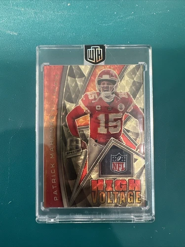2022 Panini Spectra 1/1 Patrick Mahomes NFL Shield/Laundry Tag