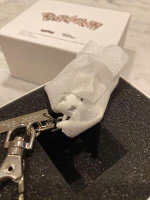 Daniel Arsham × Pokemon Mew KEY CHAIN 🗝️ MEW KEYCHAIN DANIEL ARSHAM STYLE SCULPTURE - WITH