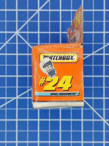 MATCHBOX #24 ROCKET SPACE TRANSPORTER DIECAST MODEL BOXED - Picture 4 of 6