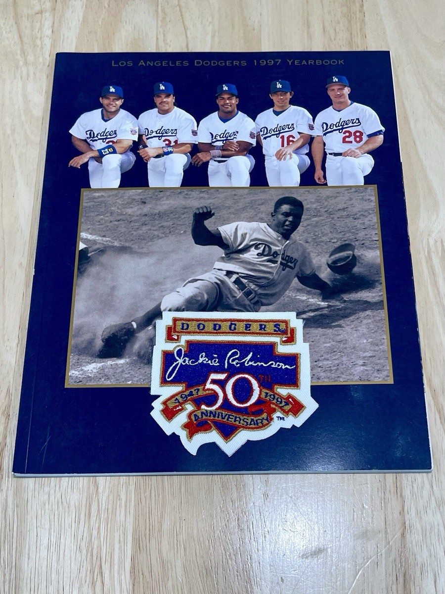 記念グッズ Dodgers 1997 yearbook s-l1200.jpg
