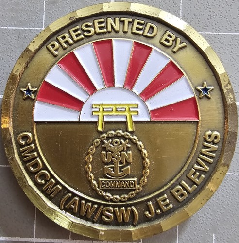 Challenge Coin USS Fort McHenry LSD 43 präsentiert von CMDCM AW SW Blevins - Bild 2 von 7