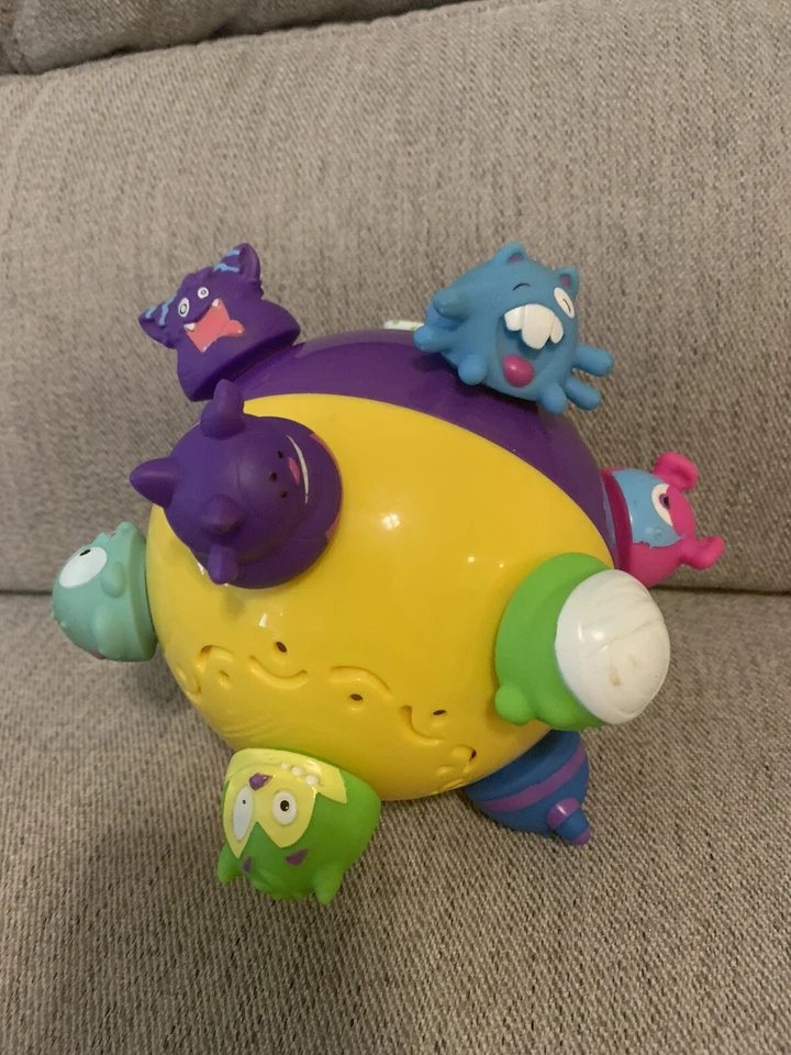 Spin Master Chuckle Ball Bouncing Vibrating Giggle Sensory Developmental Toy - Image 4 of 4