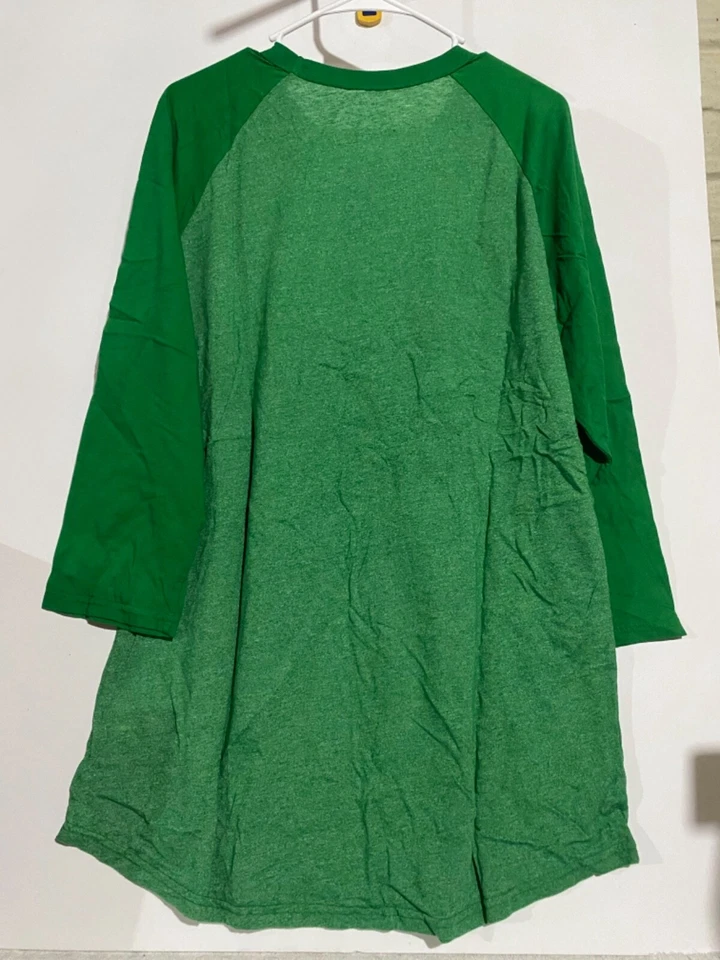 *NUEVO CON ETIQUETAS* Camisa verde manga 3/4 para hombre Boston Celtics. Talla XXL. Reg $43 Foto 2 de 4