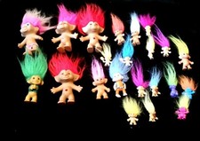 22 MUÑECAS TROLL, incl. músicos, tenistas, dinosaurios, joyas, tallas asst y sin precio base