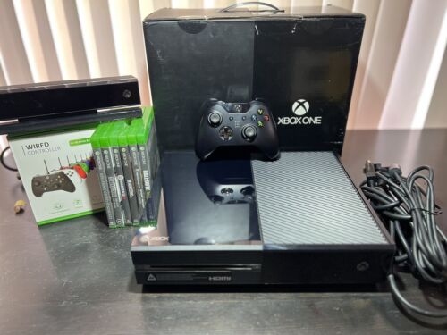 Microsoft Xbox One Day One Edition 2013 500GB Black Console Kinect Bundle - Bild 1 von 20