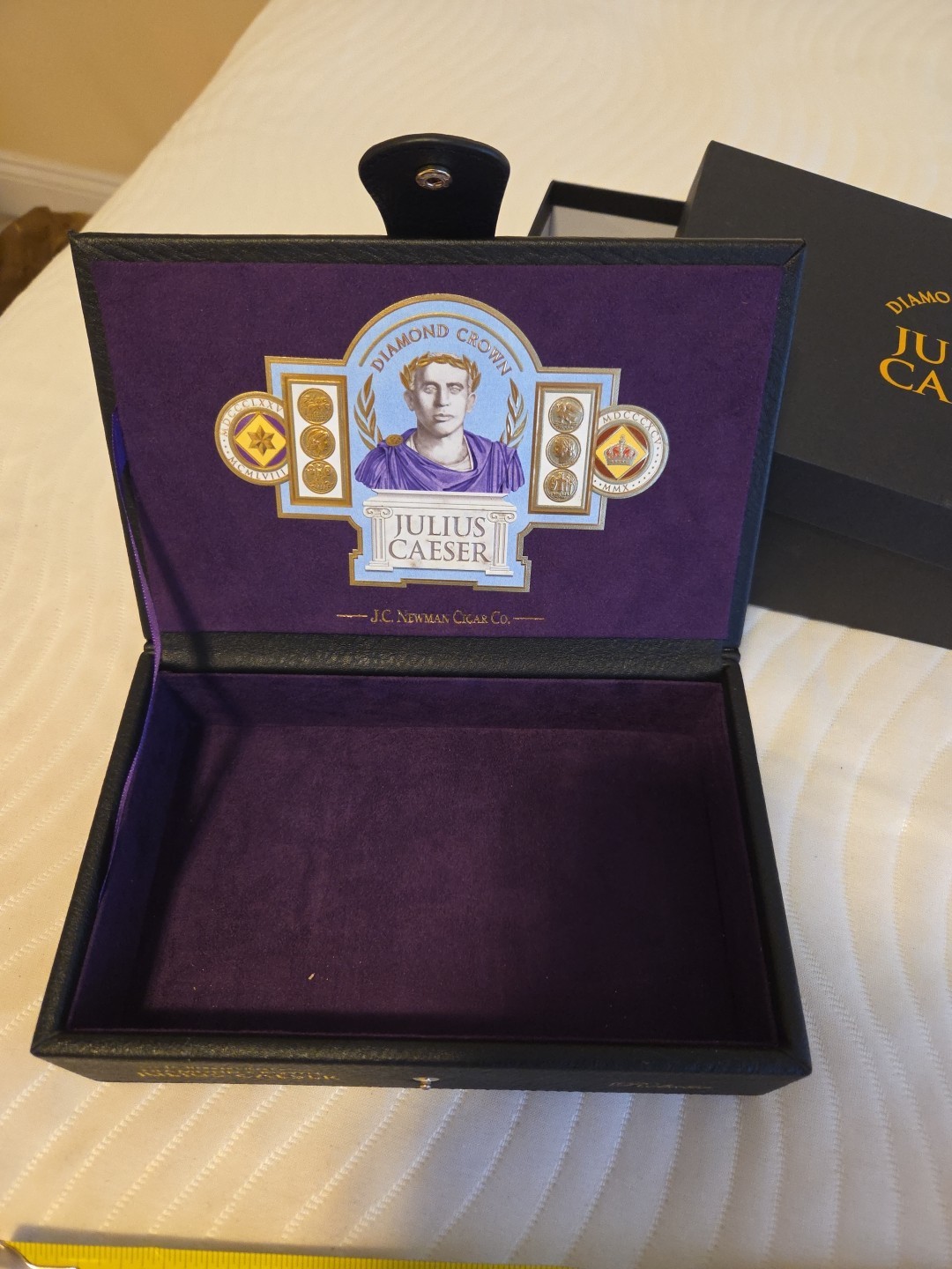 Julius Caeser Diamond Crown Robusto Cigar Box -- Brand New (w/Protective Box)