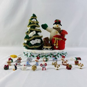 Avon A Wonderful Countdown to Christmas Talking Lighted Snowman Advent Tree READ