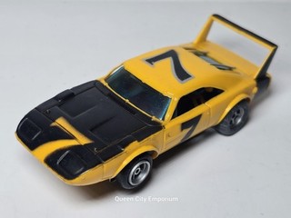 Aurora AFX Magnatraction Dodge Charger Daytona #7 Yellow/Black HO Scale Slot Car