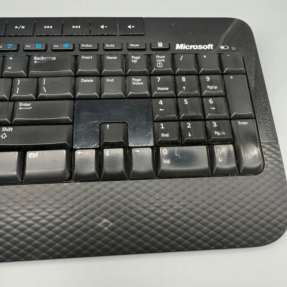 Microsoft Wireless Keyboard 2000 w/ 2.4GHz USB Receiver Tested Works No Mouse - Image 3 of 4