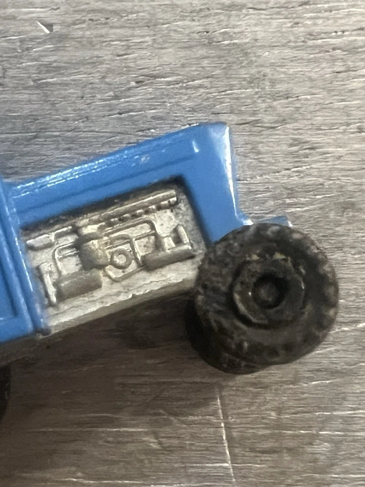 Vintage Matchbox Superfast No. 46 Ford Farm Tractor Lesney Blue 1978 - Image 4 of 4