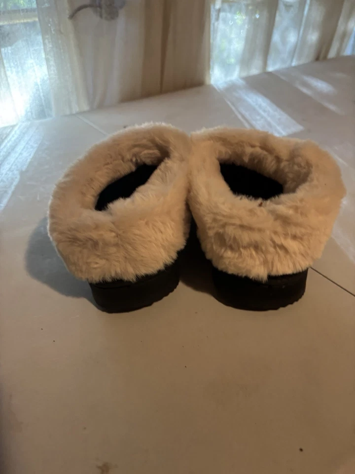 Zapatillas zueco de espuma viscoelástica para interiores/exteriores NEGRAS Dearfoams para mujer talla M 7-8 Foto 3 de 3