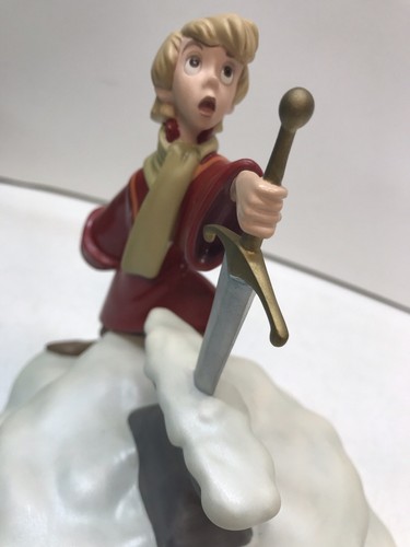 WDCC Disney The Sword in the Stone Wart Arthur Seizing Destiny Box & COA 1236559 - Picture 6 of 12