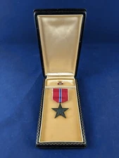 Original WW2 US Navy USMC Type Boxed Bronze Star & Pin Inscribed