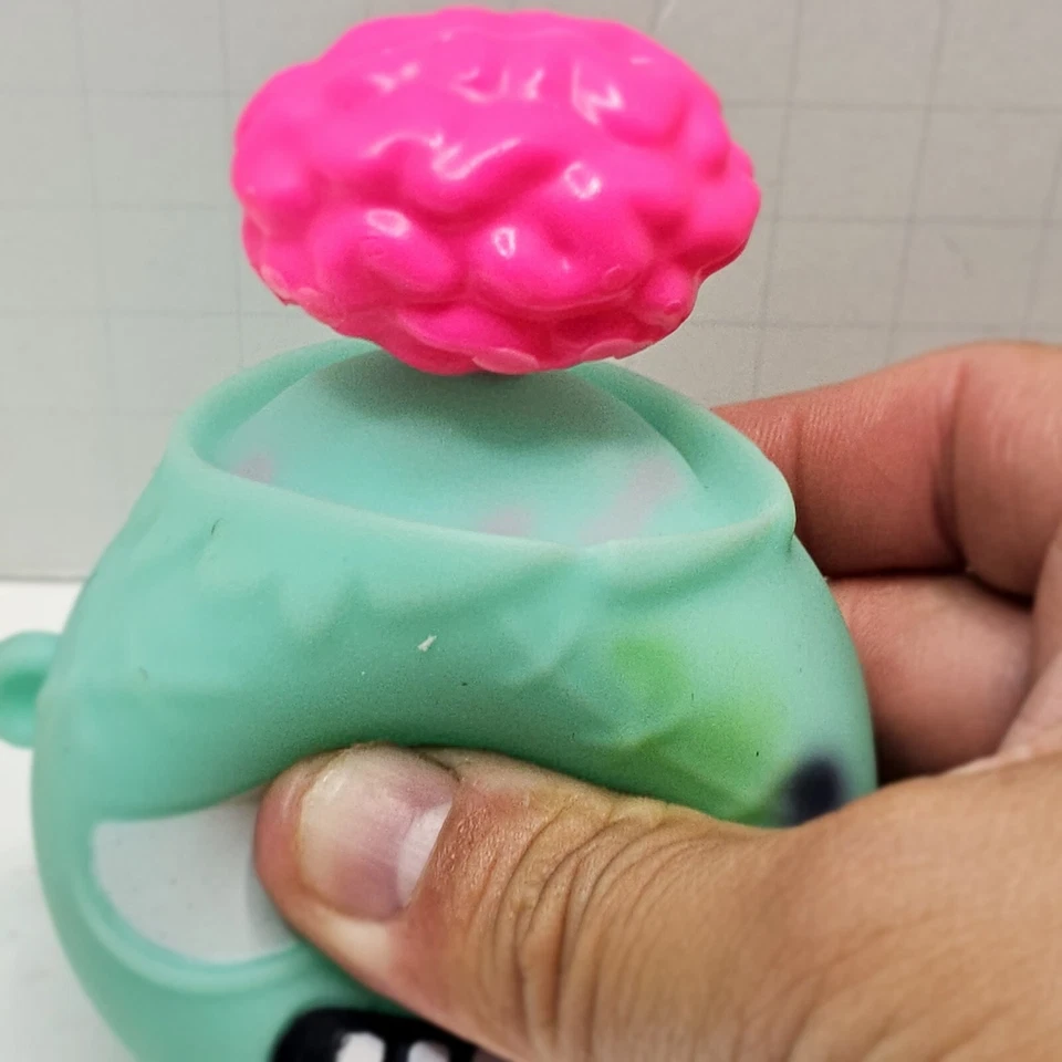 Zombie Squishy Halloween Squeeze Head Bopper Toy brain explodes and pops out - Image 2 of 4
