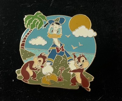 DS Disney Donald Duck Chip an Dale Summertime Beach Pin LE 250 RARE NEW