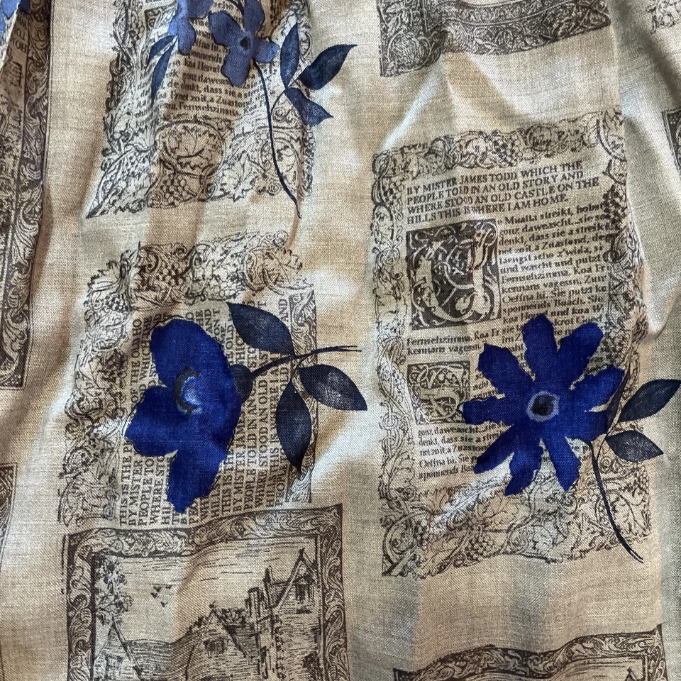 Saia de lã vintage Geiger tamanho 44 (33 pol) cinza azul estampa floral - Imagem 2 de 4