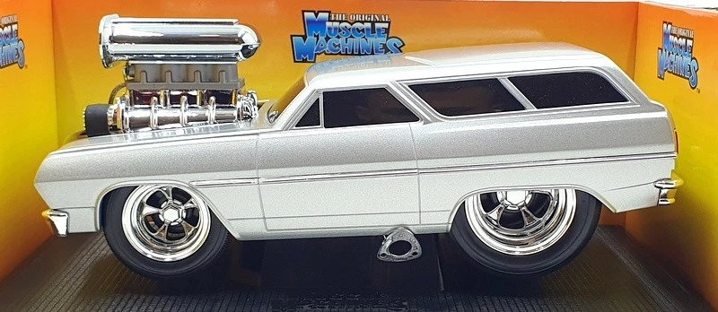Muscle Machine 1/18 Scale Diecast 71166 - 1965 Chevrolet Chevelle Wagon - Silver - Image 3 of 4