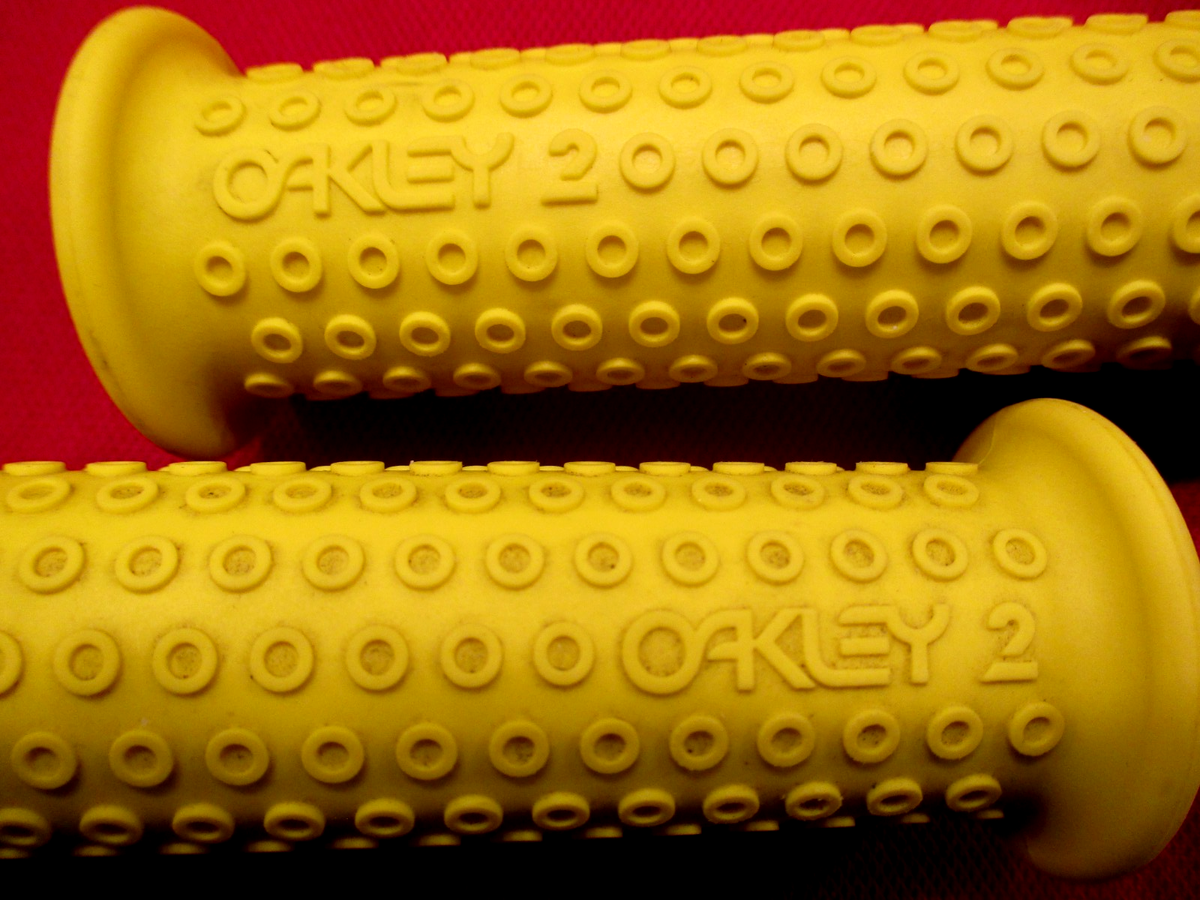 OAKLEY GRIPS 2 1978 GRIP ll RARE MOTOCROSS & BMX YELLOW NEW TIME