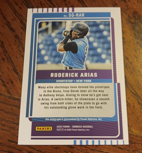 2025 Panini Donruss- Signature Series Purple Roderick Arias Auto 19/25 #SG-RAR - Picture 2 of 3