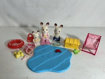 Calico critters/sylvanian families 3 Kids At The Beach With Accessories