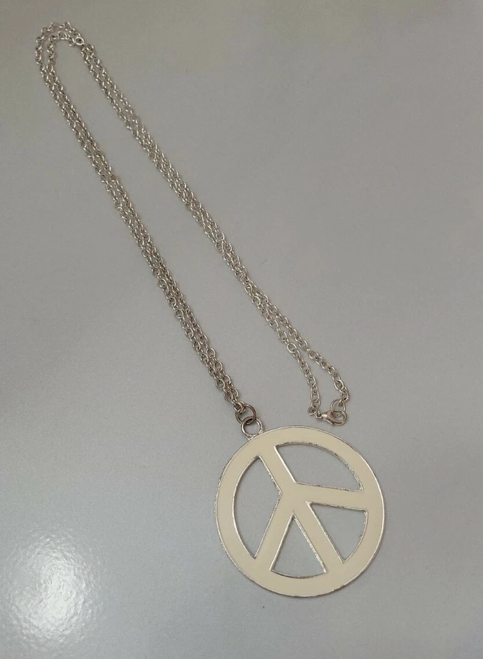 Vintage Hippy Medallion Fancy White & Silver Colored Peace Flower Power Necklace - Image 4 of 4