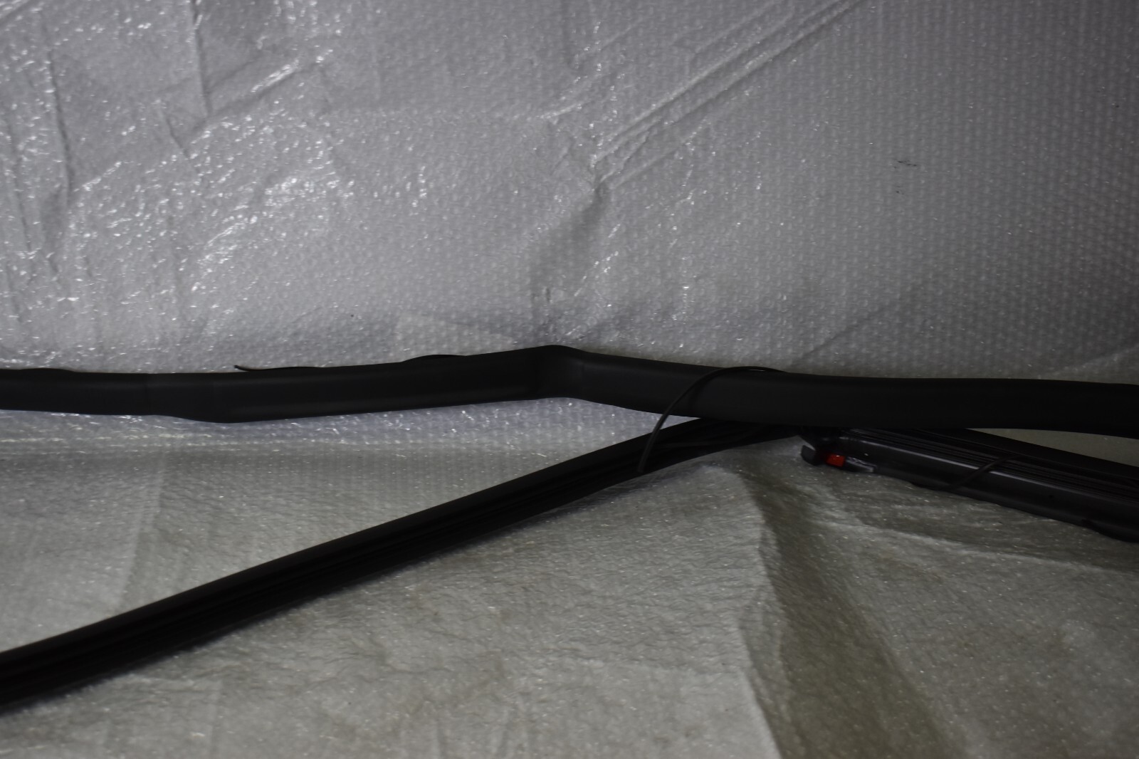MASERATI QUATTROPORTE REAR LEFT DOOR RUBBER GASKET 2014-2016 OEM 670153405