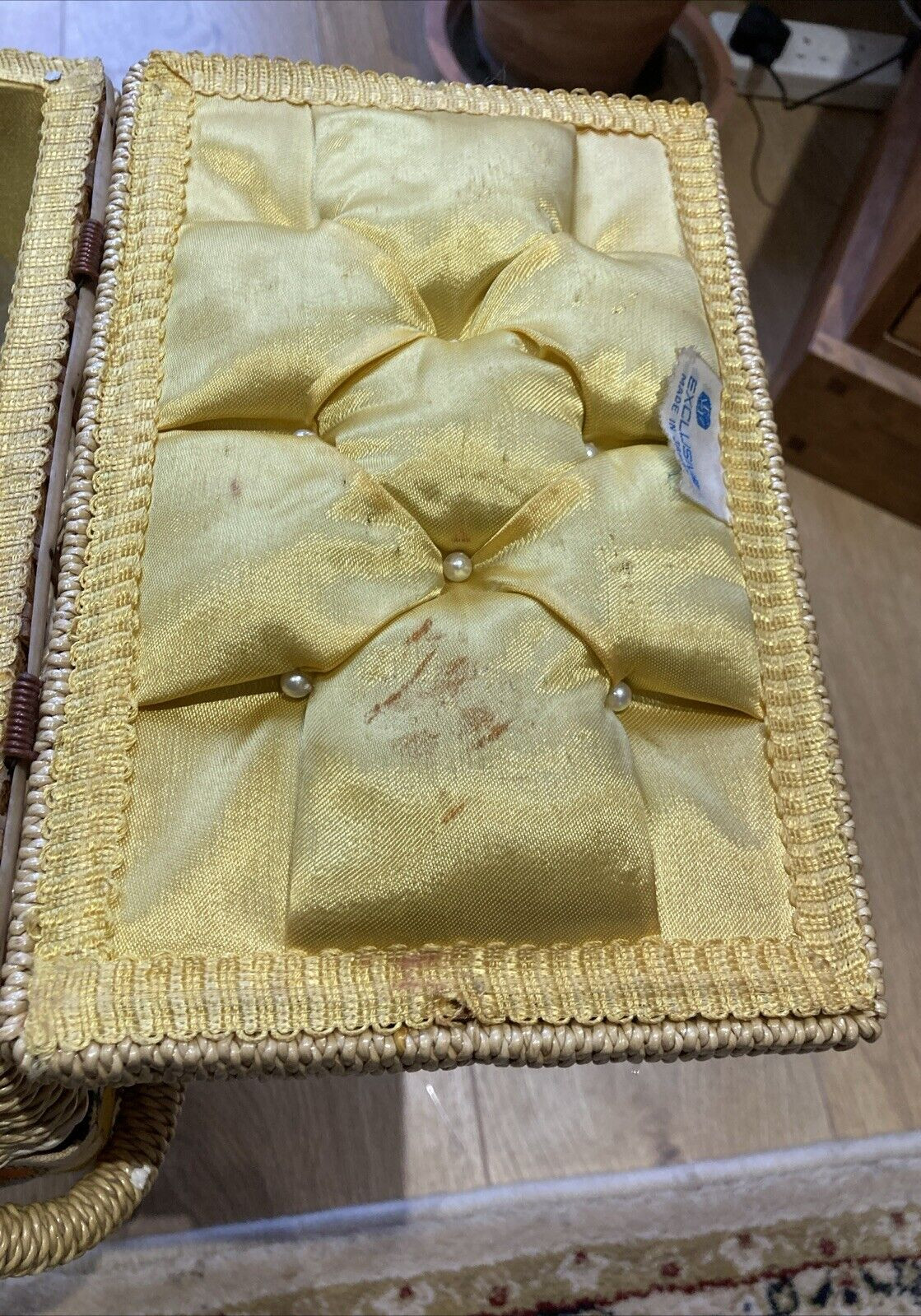 Rare Vintage Retro Late 1960s/1970s Fabric/Wicker Weave Sewing Box 9