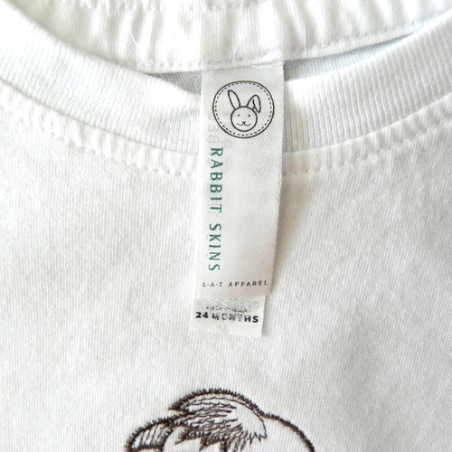 Kinder weißes Kaninchenfell T-Shirt mit laufendem Welpen Größe 24M - Bild 3 von 4