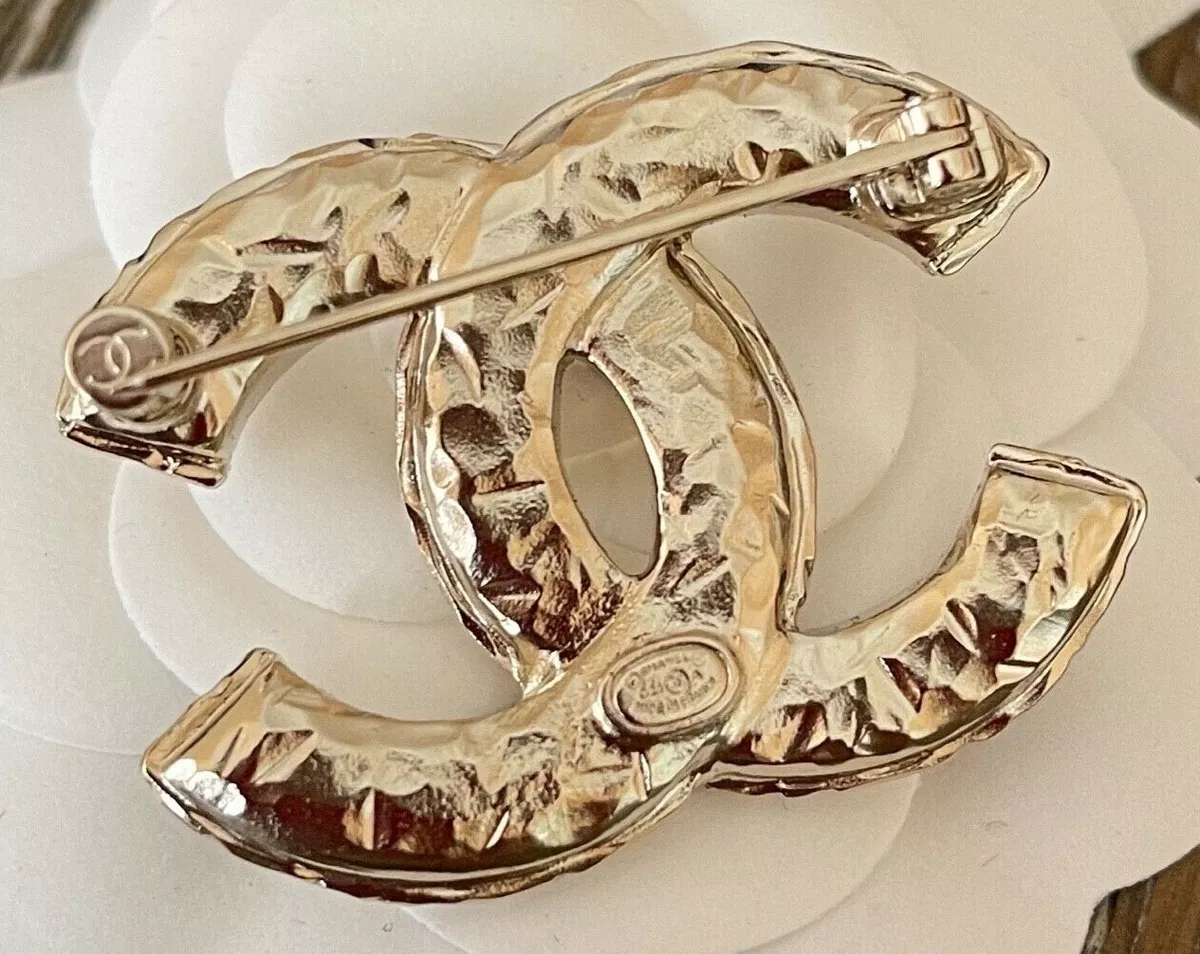 BNIB Authentic CHANEL Gold-Tone Metal CC Logo Brooch with Crystals