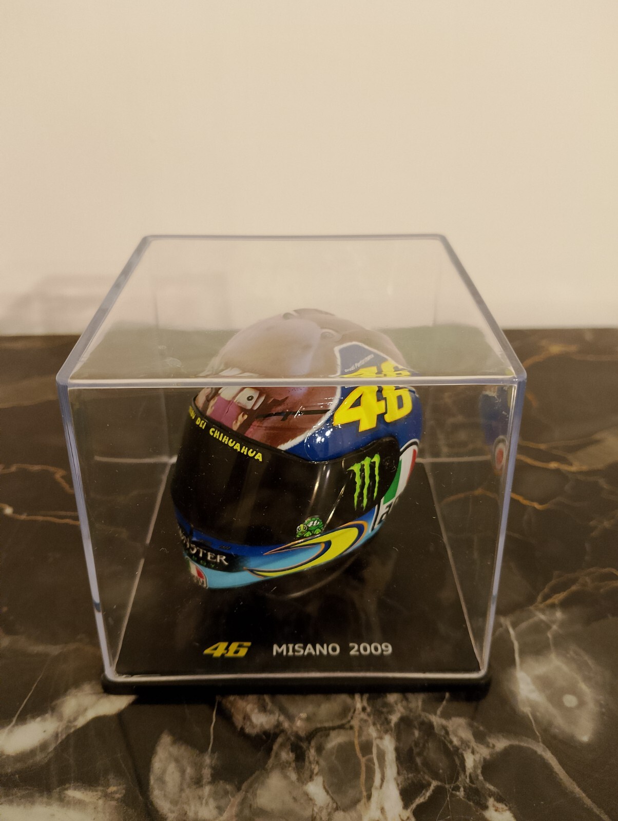 Foto 51 di 102