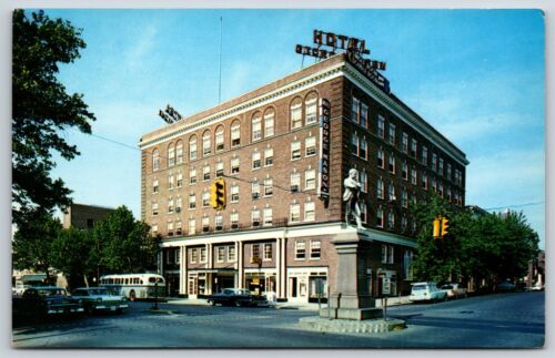 Postcard Alexandria And George Mason, Street View, Virginia Unposted