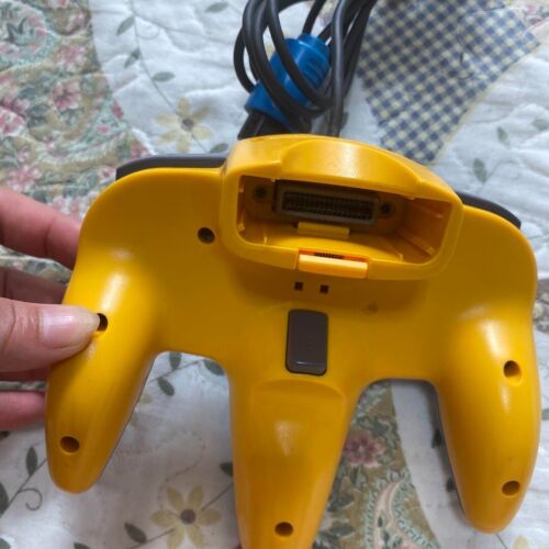 Nintendo 64 Pikachu Blue & Yellow Game Pokemon Limited Controller - Picture 7 of 7