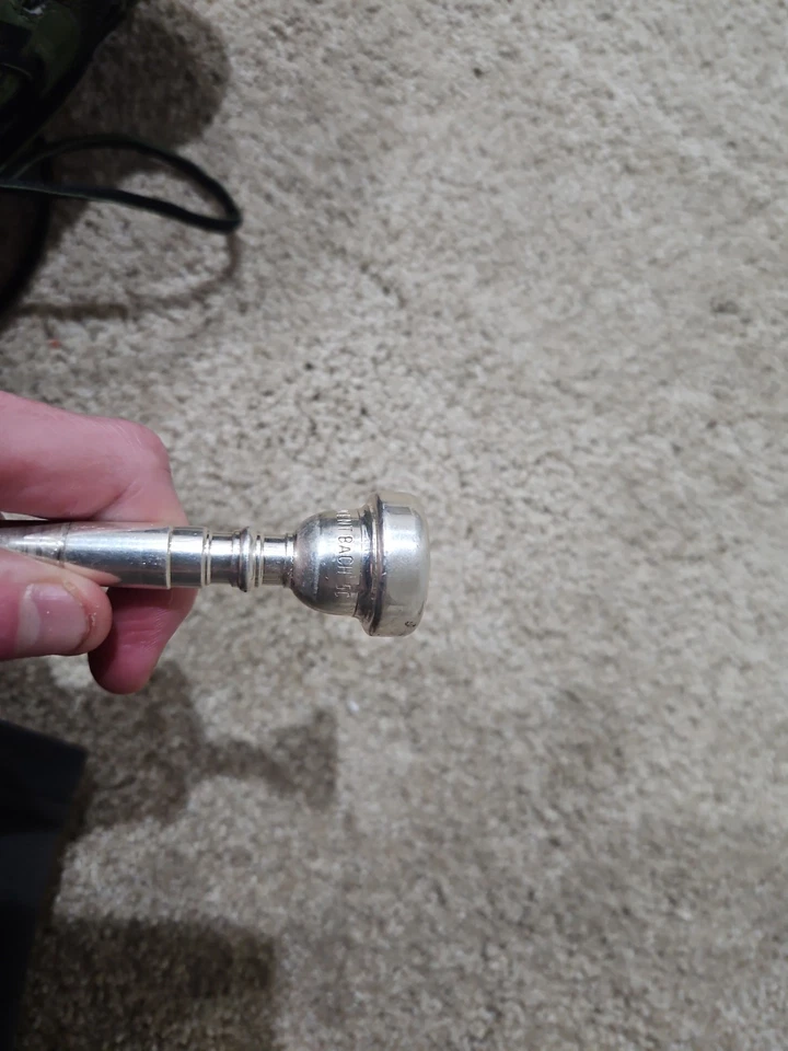 Trompeta Jupiter JTR-1100 Intermedia Plateada con Estuche y Boquilla Foto 3 de 4