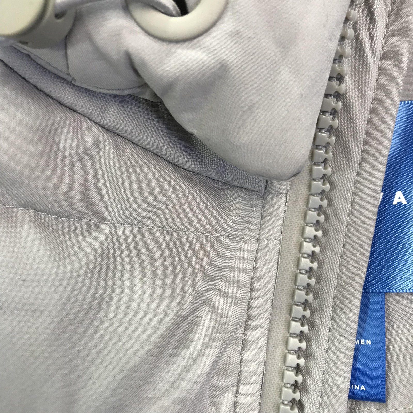 The Arrivals Puffer Jacket Mens Small Gray Hooded Down Coat NYC Modern Winter