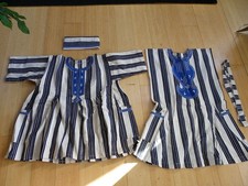 Mann u. Frau 2 x handgewebter Ghana Fugu Batakari  blau/weiß Authentische Kittel