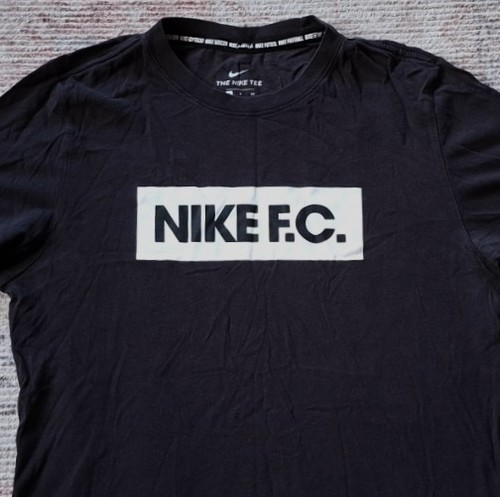 Nike F.C Mens Crew Neck T-Shirt Size Small Logo Black Cotton Good Clean Cond S79 - Picture 2 of 3