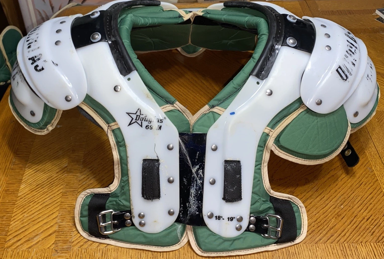 Douglas Custom Pro CP 69 Football Shoulder Pads - Thumbnail 5